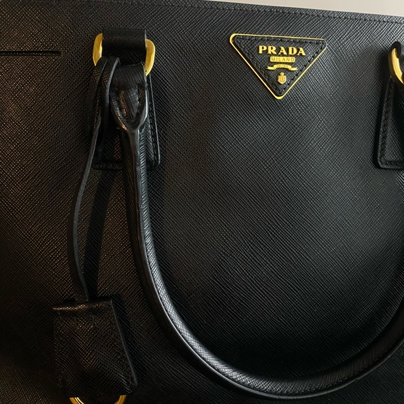 Authentic Prada class purse. Beautiful condition and spacious! - Picture 2 of 4